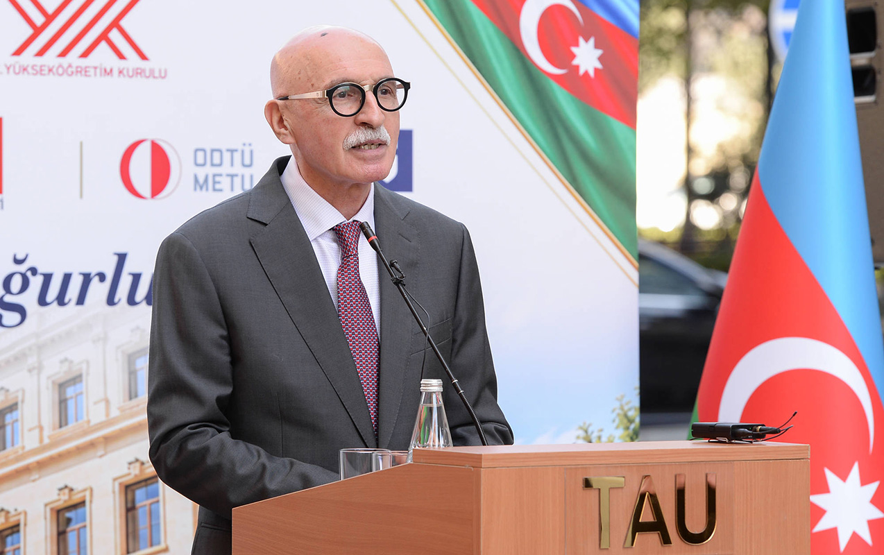 firudin-qurbanov-turkiye-azerbaycan-universitetinin-bilik-gunu-tedbirinde