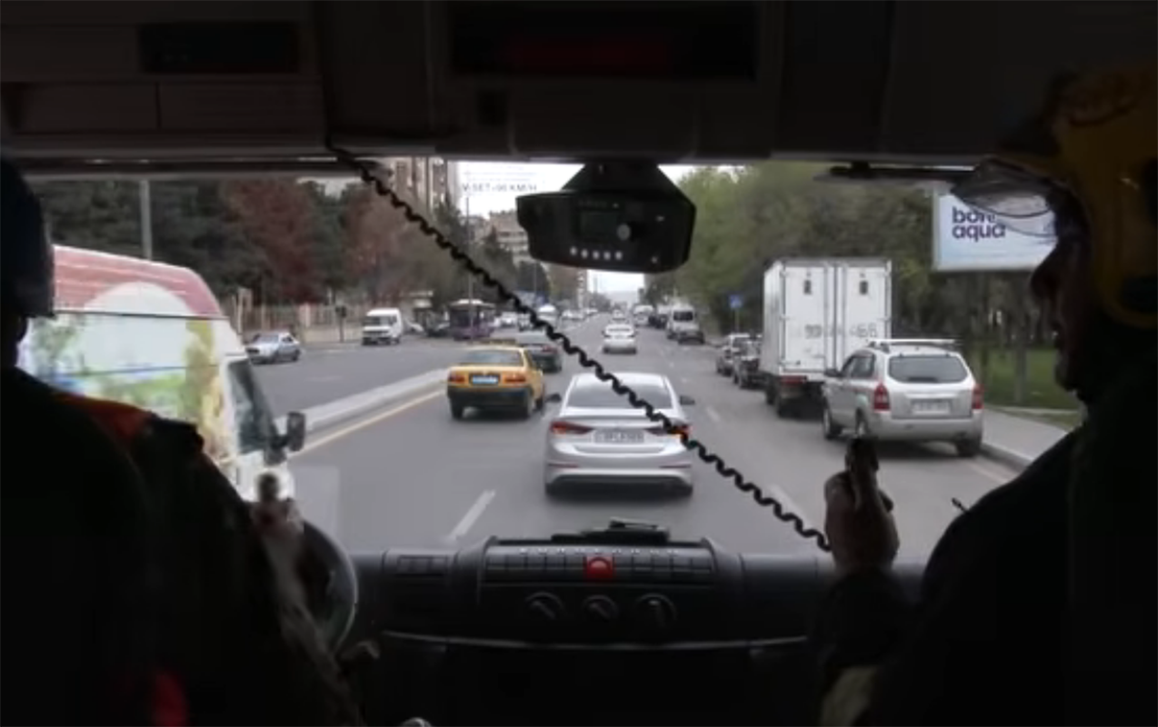 yanginsonduren-ve-xilasetme-avtomobillerine-derhal-yol-verin