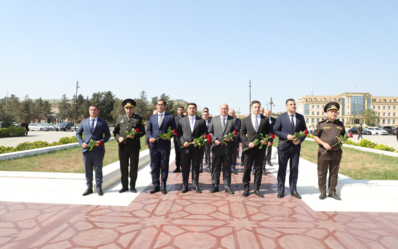 neftcalada-dovlet-suverenliyi-gunu-munasibetile-tedbir-kecirildi