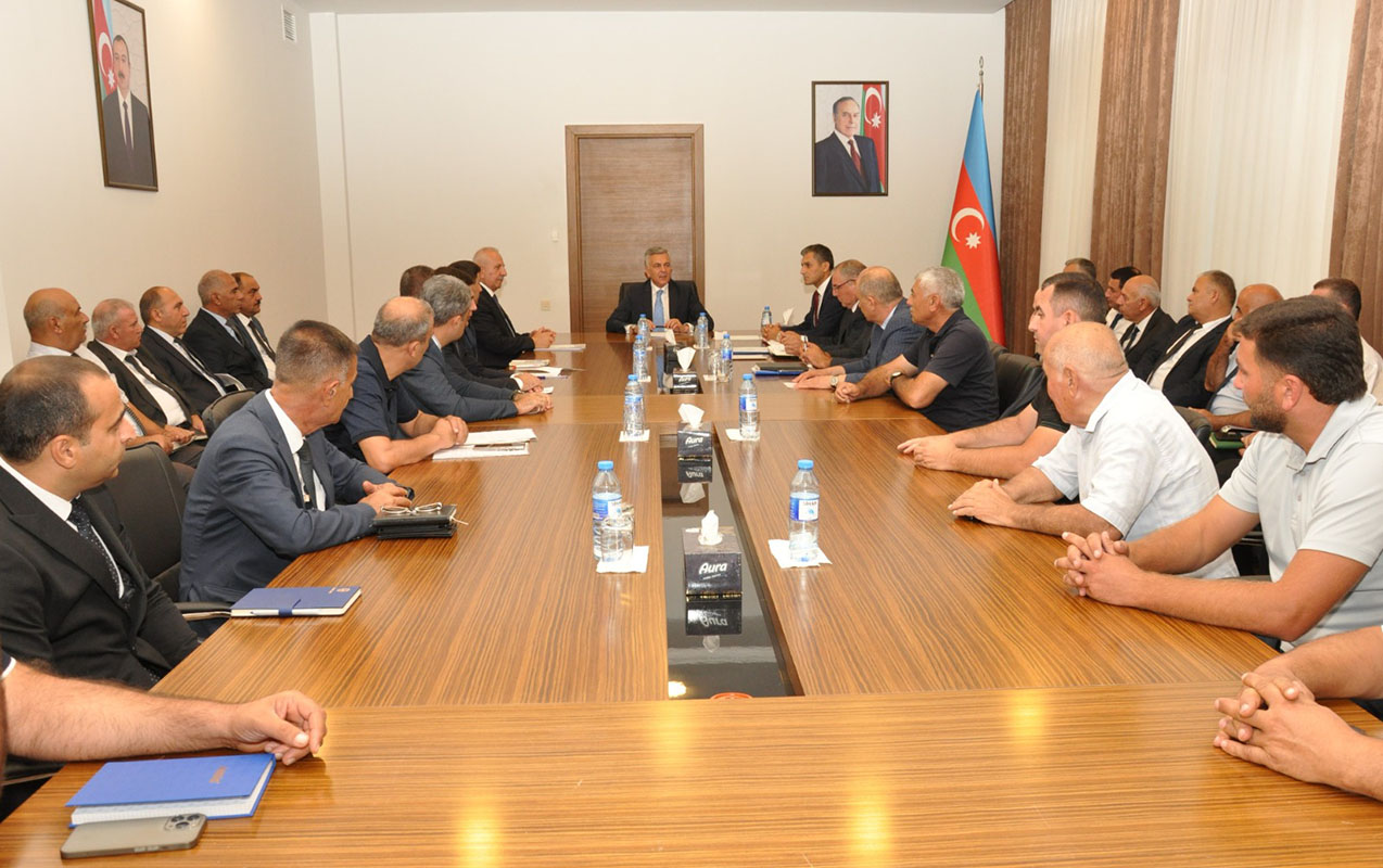 bilesuvarda-kend-teserrufatinin-inkisafi-ile-bagli-muzakireler-aparildi