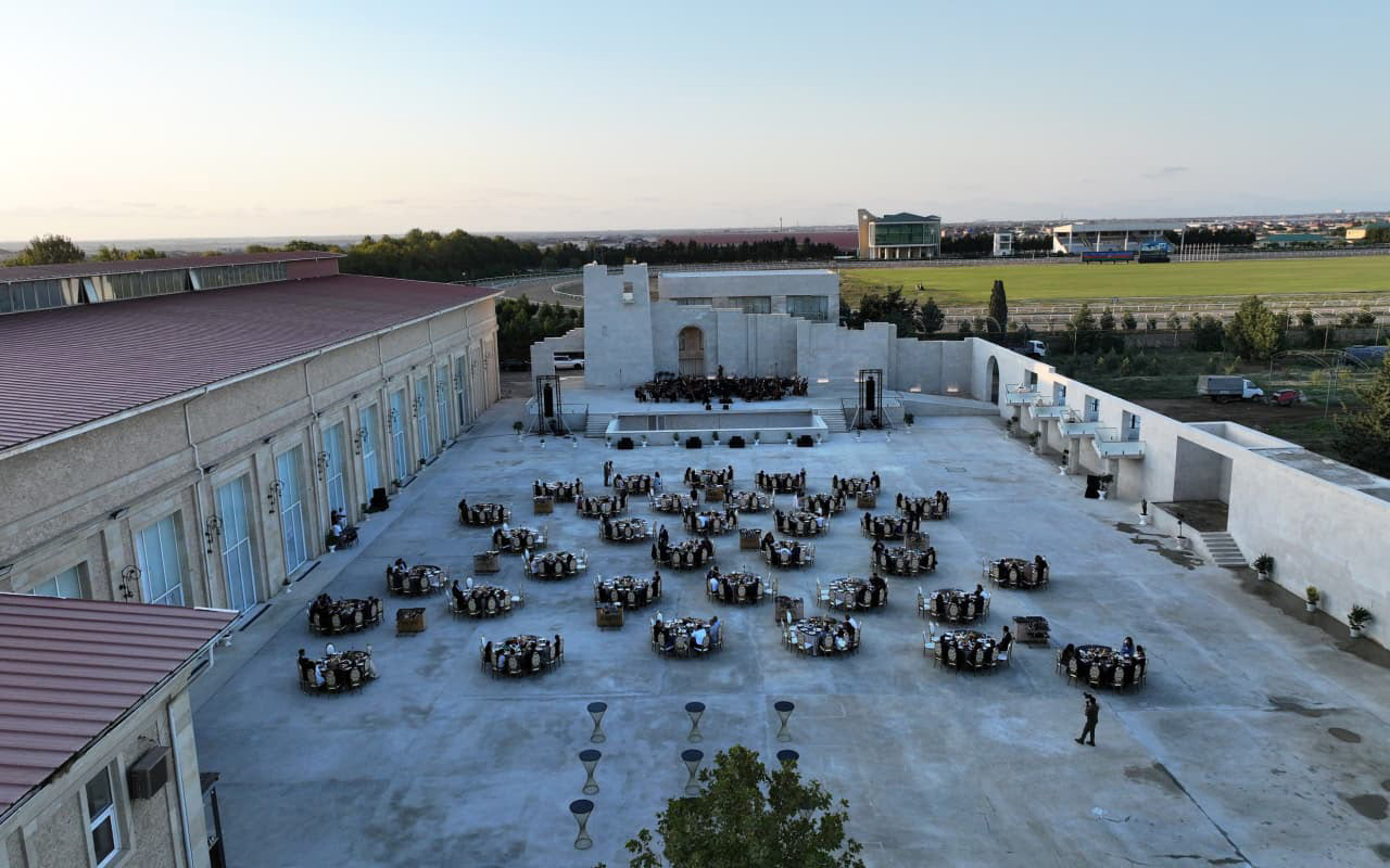 aciq-havada-opera-tamasalari-ve-konsertlerin-yeni-unvani