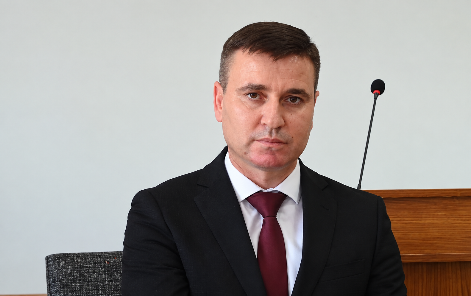 Prezident icra başçısını vəzifəsindən azad etdi