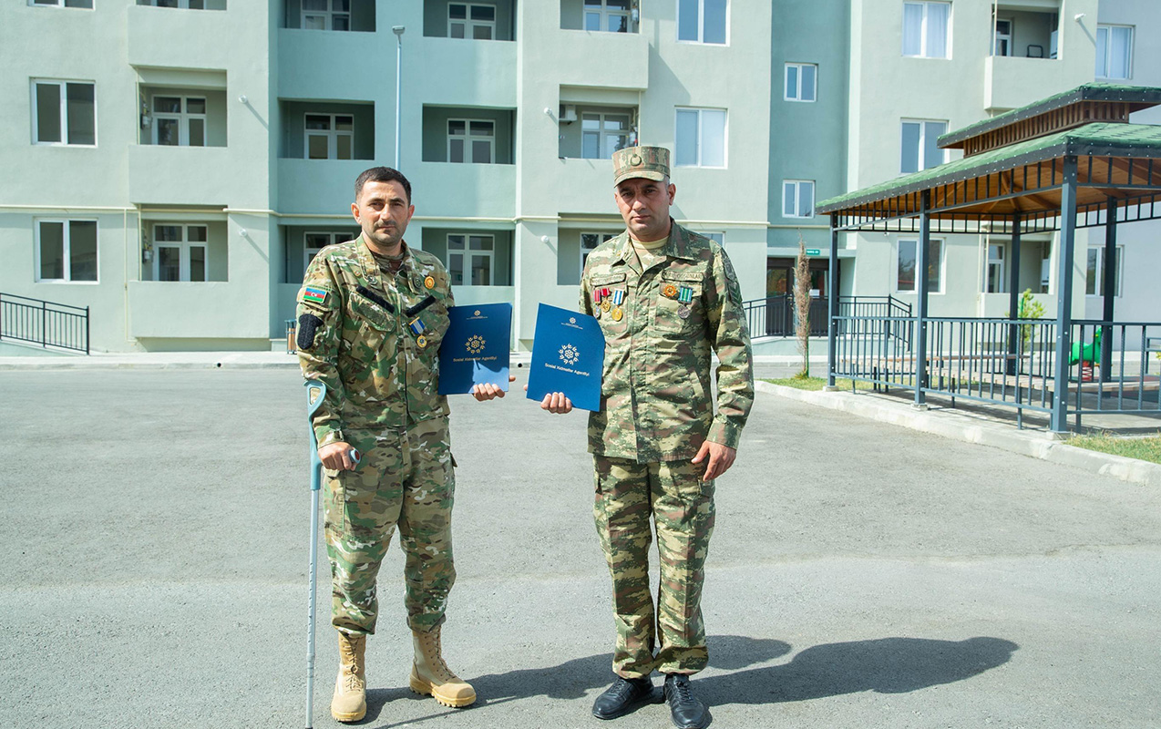 sehid-aileleri-ve-muharibe-elilliyi-olan-sexslere-50-menzil-verildi