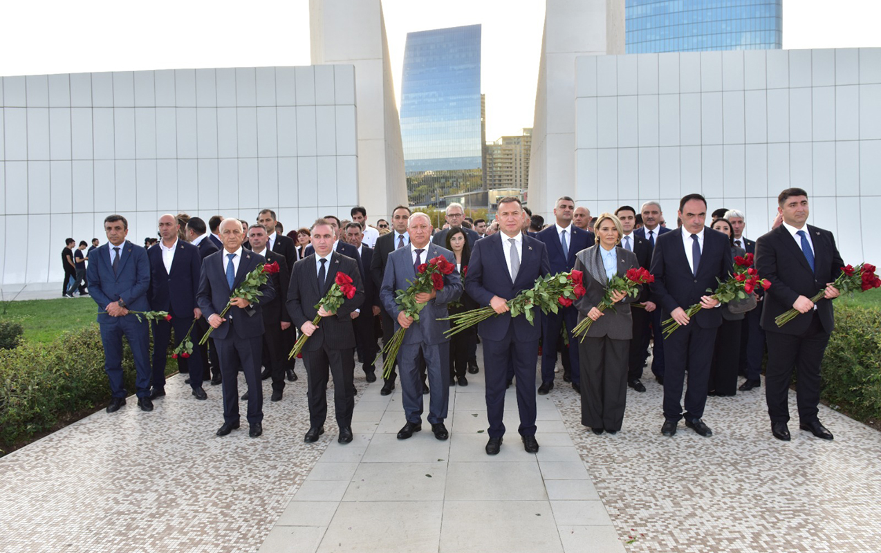 ahik-uzvleri-sehidlerimizi-andilar