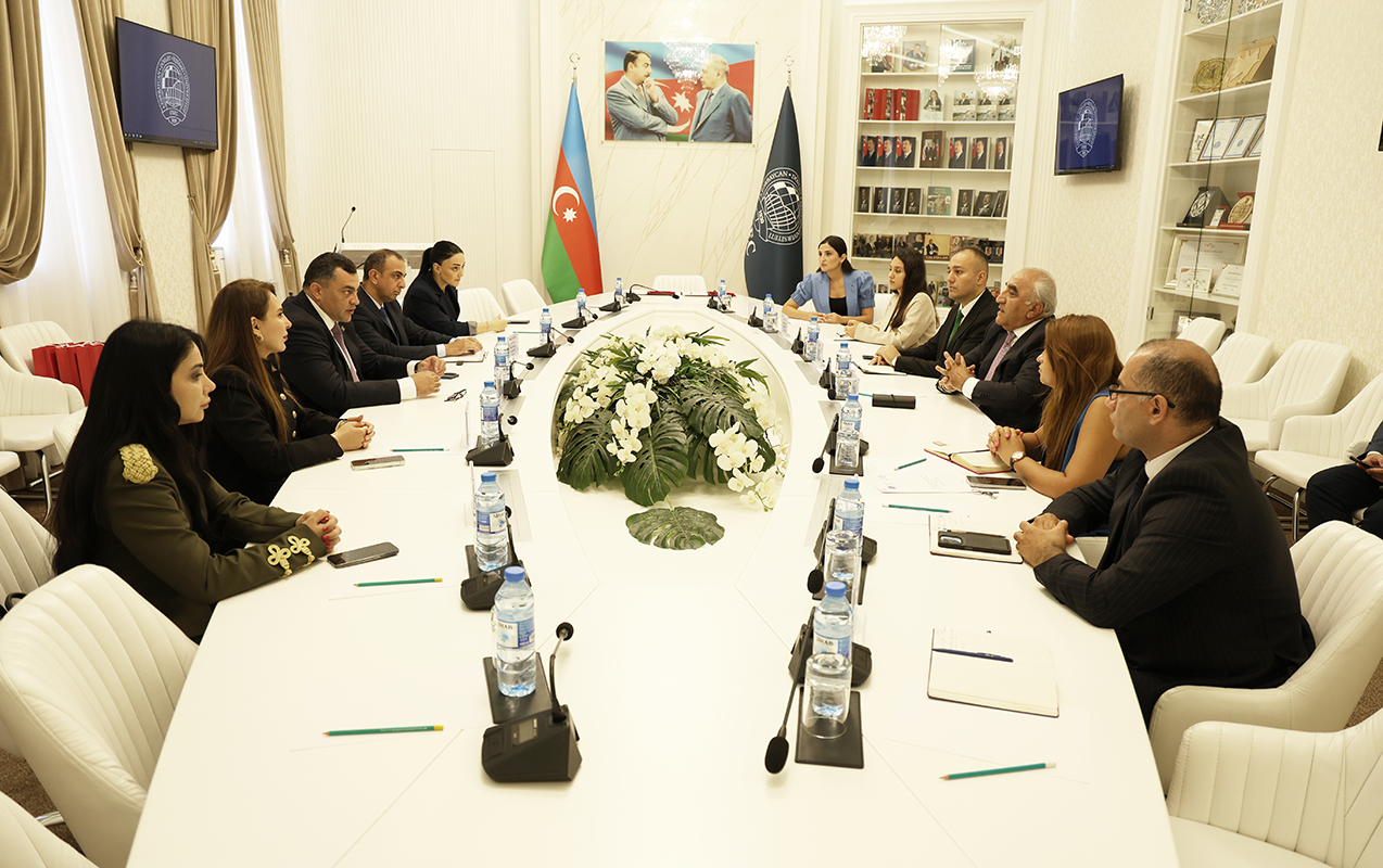 baku-medical-plaza-ile-unec-arasinda-memorandum-imzalandi
