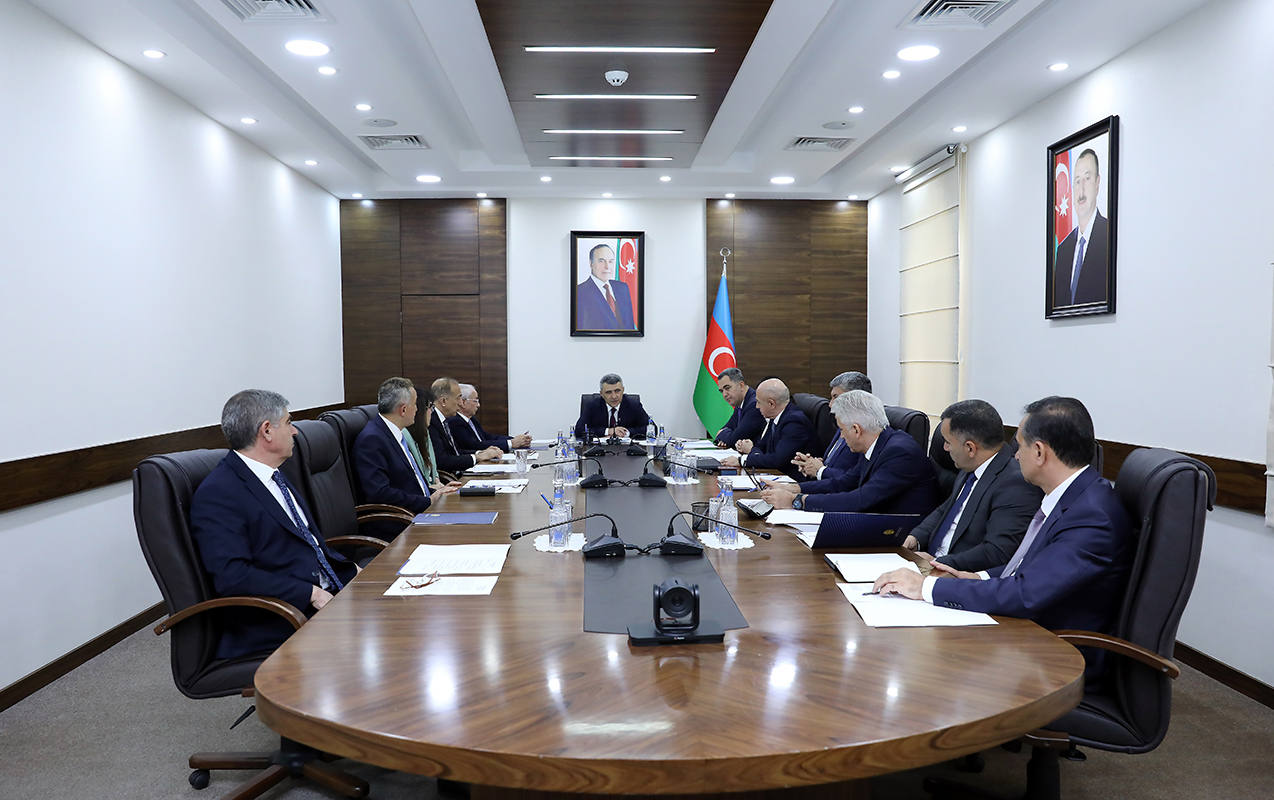 mehkeme-huquq-surasinin-iclasi-kecirildi