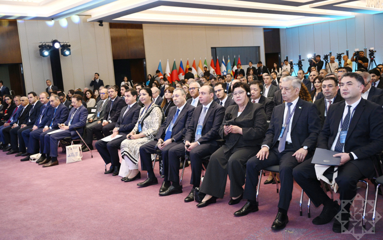 bakida-aqem-media-forumu-kecirilir