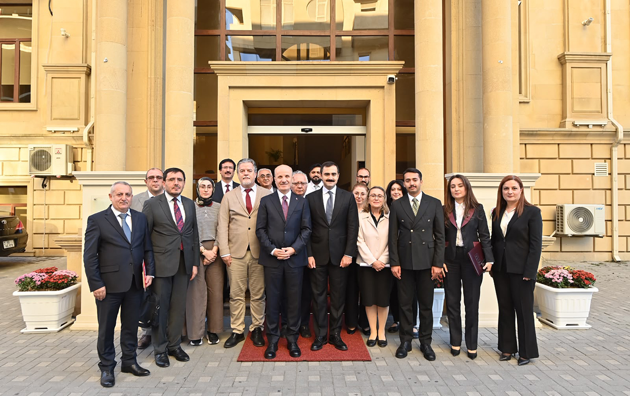 erol-ozvar-turkiye-azerbaycan-universitetinde