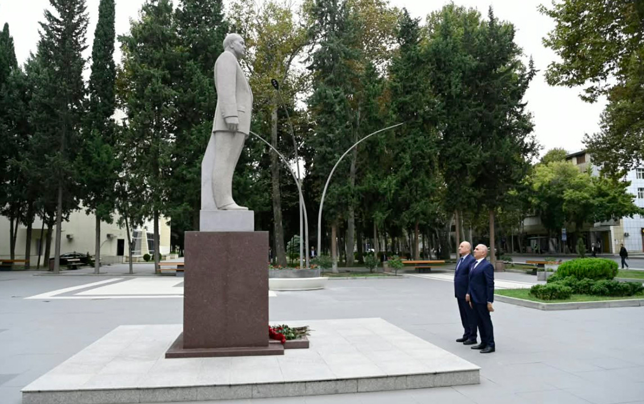 vuqar-ehmedov-goranboy-mingecevir-ve-yevlaxdan-olan-sakinlerle-gorusub