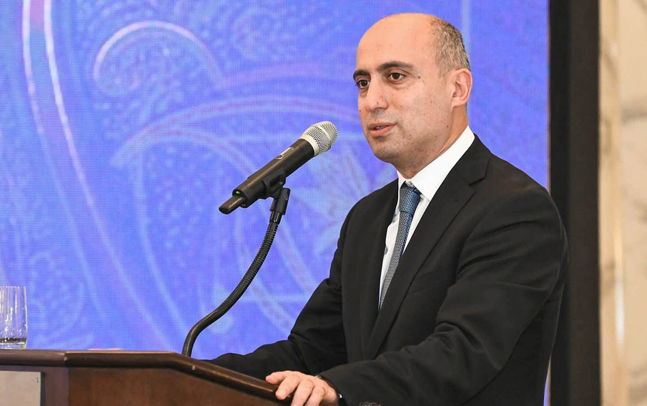 emeyinizin-neticelerinden-qurur-duymagi-arzulayiram