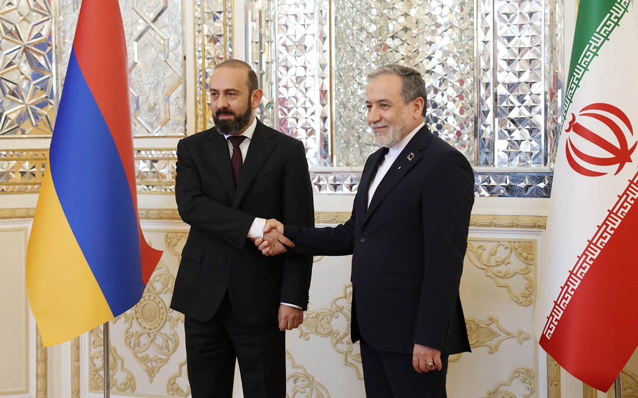 eraqci-ile-mirzoyan-gorusdu