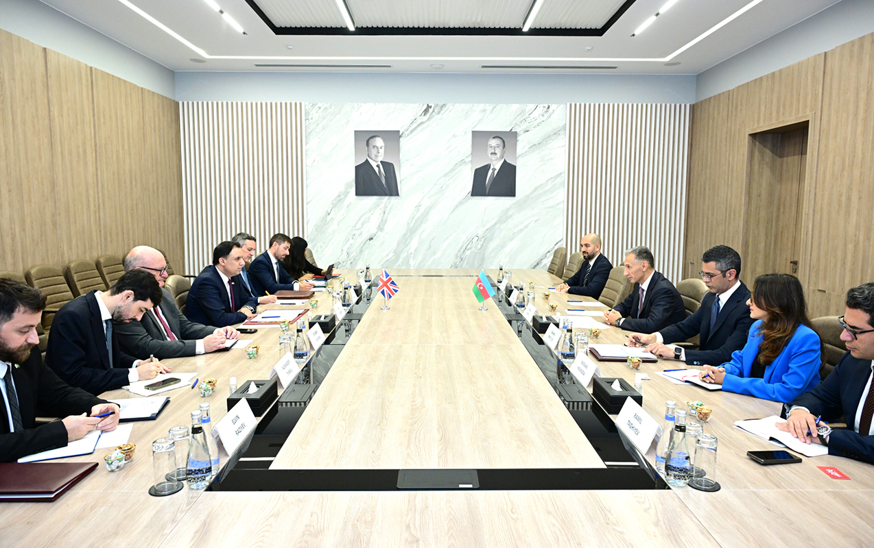 resad-nebiyev-britaniyanin-naziri-ile-gorusdu