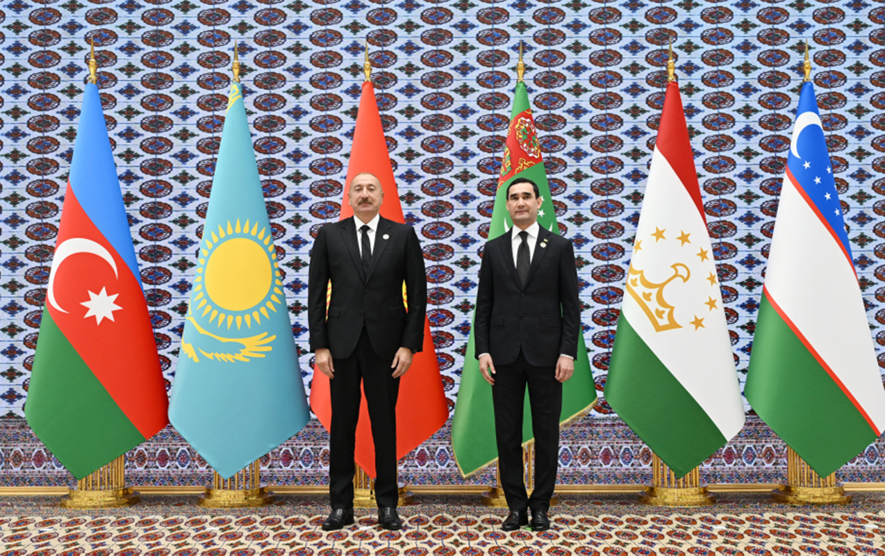 berdimehemmedov-eliyevi-qarsiladi