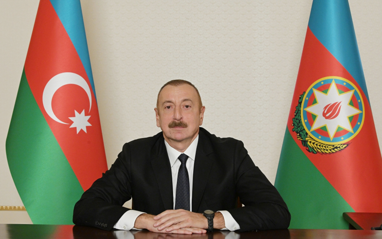 eliyevin-putin-ve-pezeskianla-gorusu-basladi