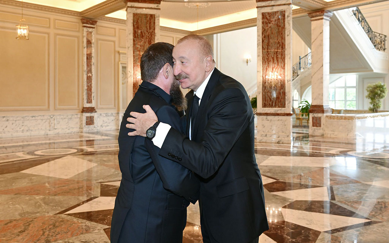 kadirov-prezidenti-qarabag-meselesinin-helli-ile-bagli-tebrik-etdi
