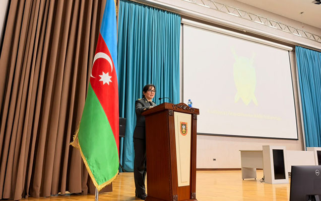 herbi-prokurorlugun-rehberliyi-qadin-herbi-kursantlarla-gorusdu