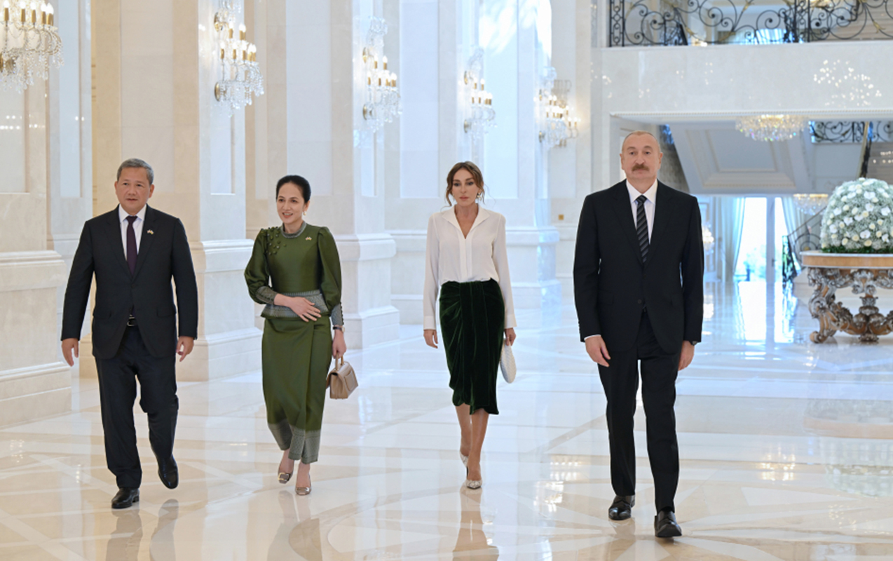 prezidentle-xaniminin-adindan-resmi-nahar-verildi