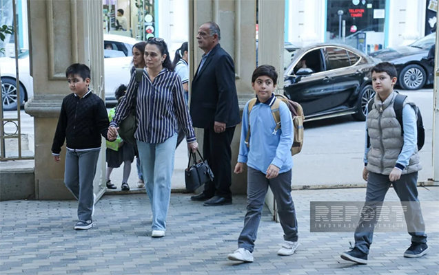 53-nomreli-mektebde-geyimle-bagli-qerara-nezaret-olunur