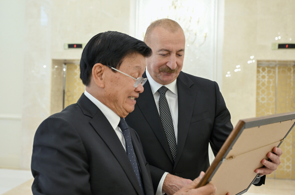 Laos prezidentinin şərəfinə rəsmi nahar verildi - FOTOLAR 5