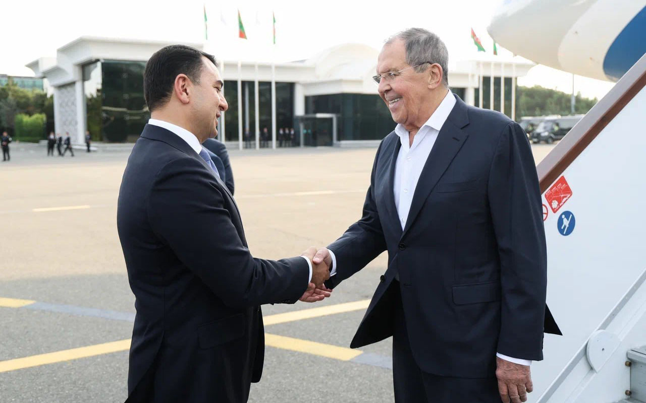 lavrov-da-bakidadir