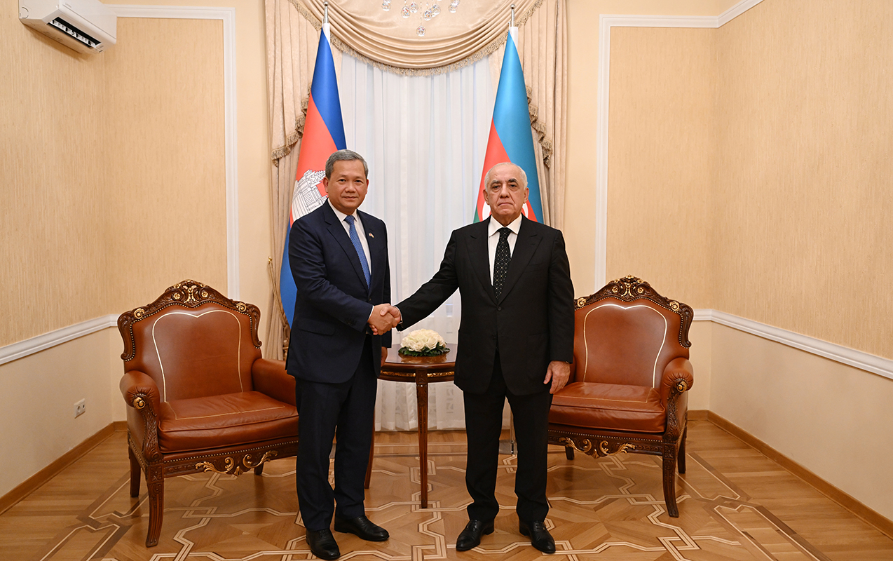 azerbaycan-ve-kamboca-bas-nazirleri-gorusdu