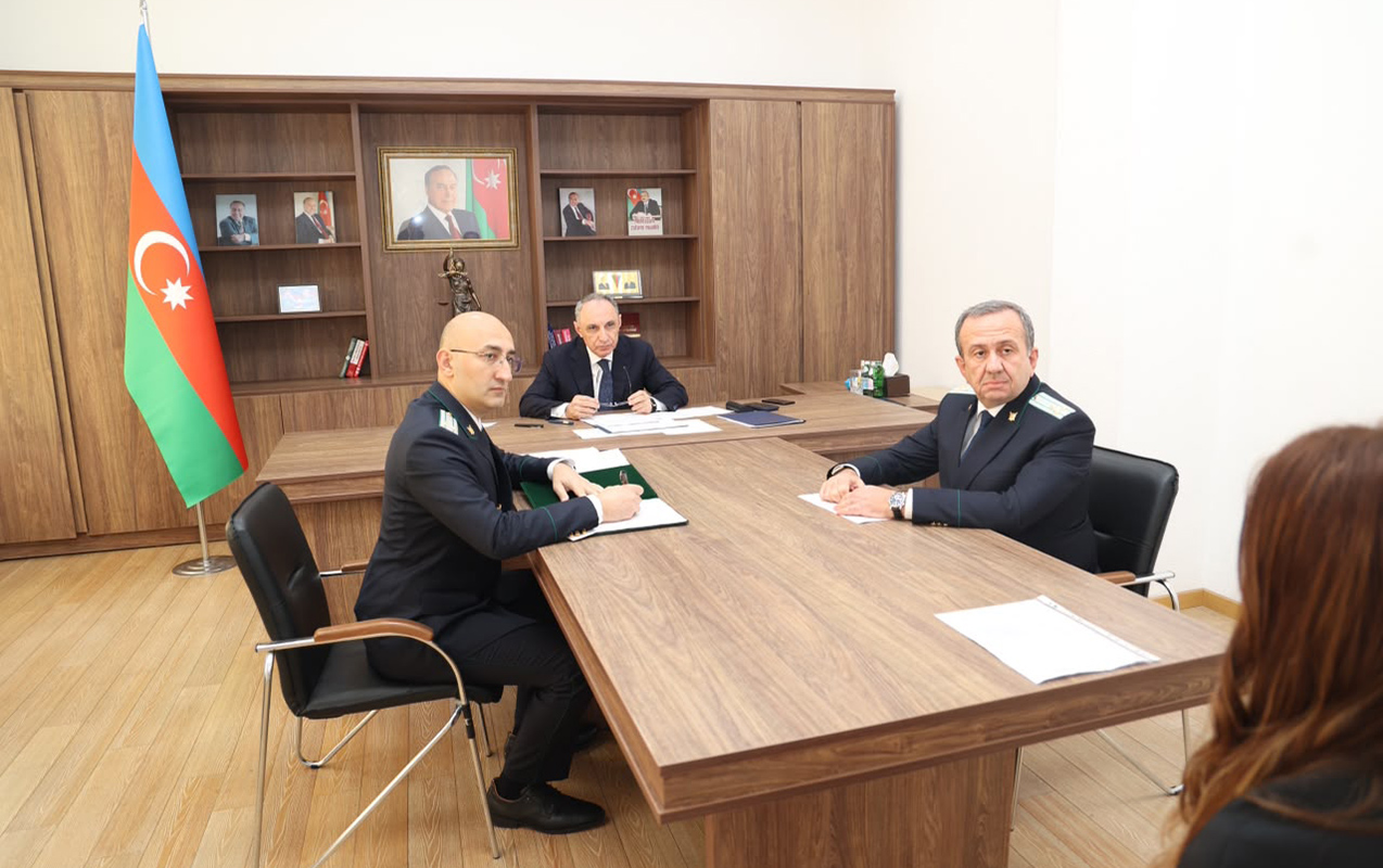bas-prokuror-sebail-rayonunda-vetendaslari-qebul-etdi