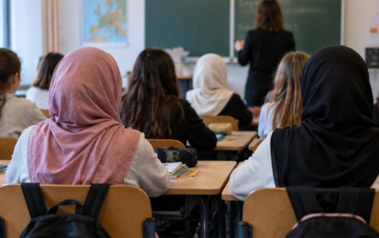 turkiye-mekteblerinde-basortusu-qadagasi-var