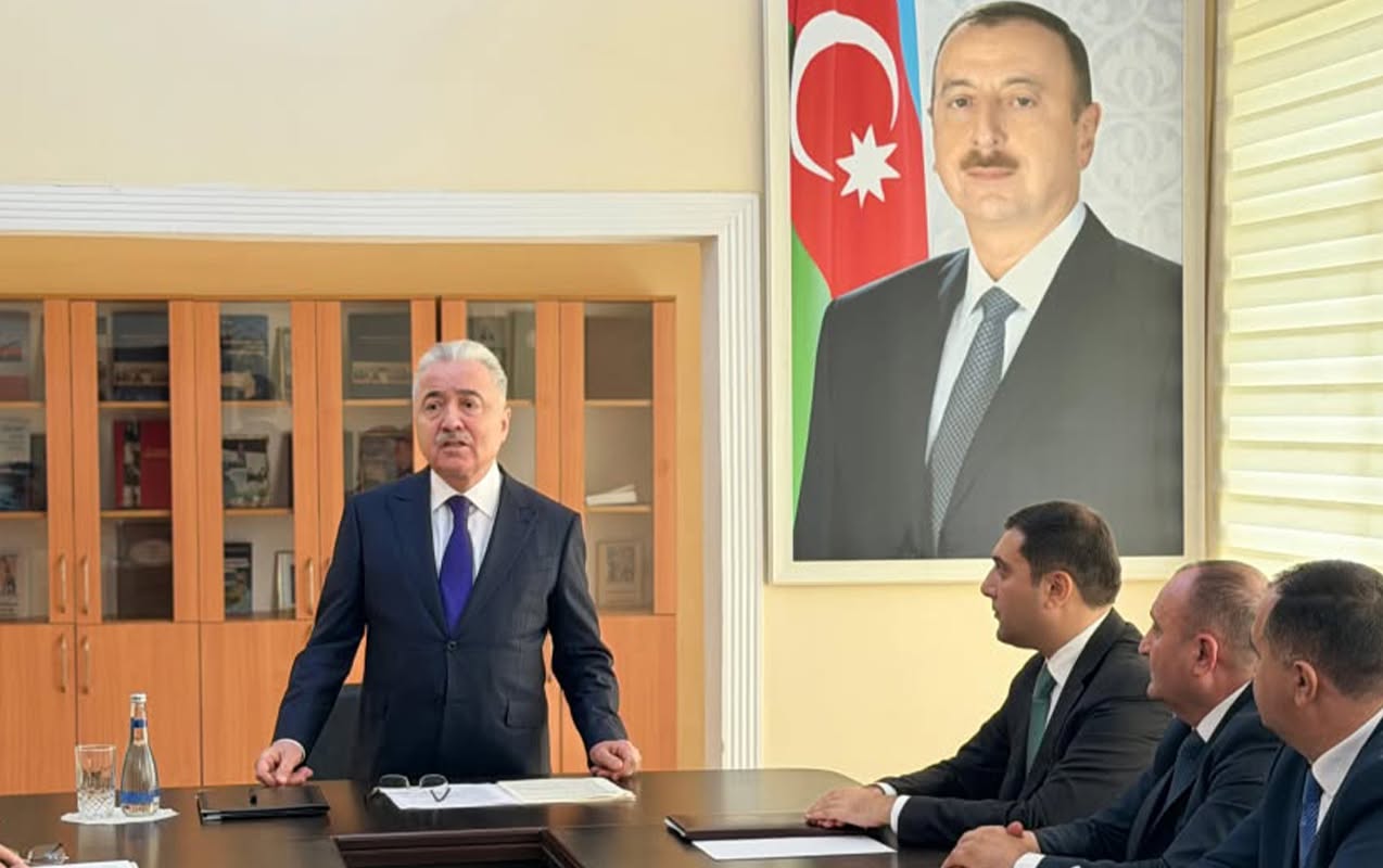yeni-icra-bascisi-kollektive-teqdim-olundu