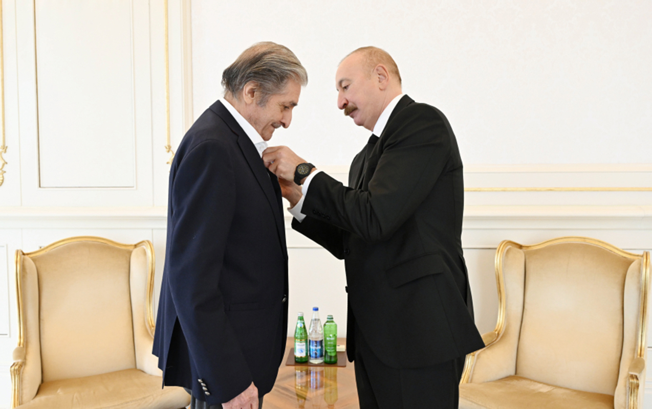 prezident-ferhad-xelilova-istiqlal-ordenini-teqdim-etdi