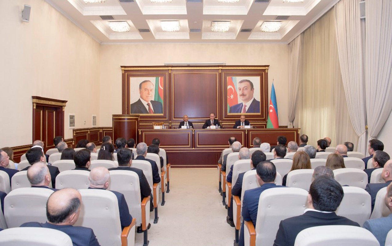 iri-seherlerin-su-techizatinin-yeni-icraci-direktoru-kollektive-teqdim-edildi