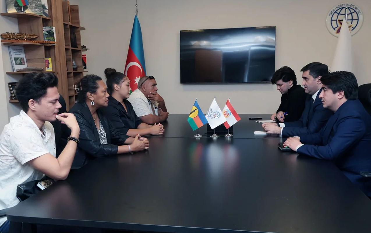 abbas-abbasov-azerbaycana-gelen-feallarla-gorusdu