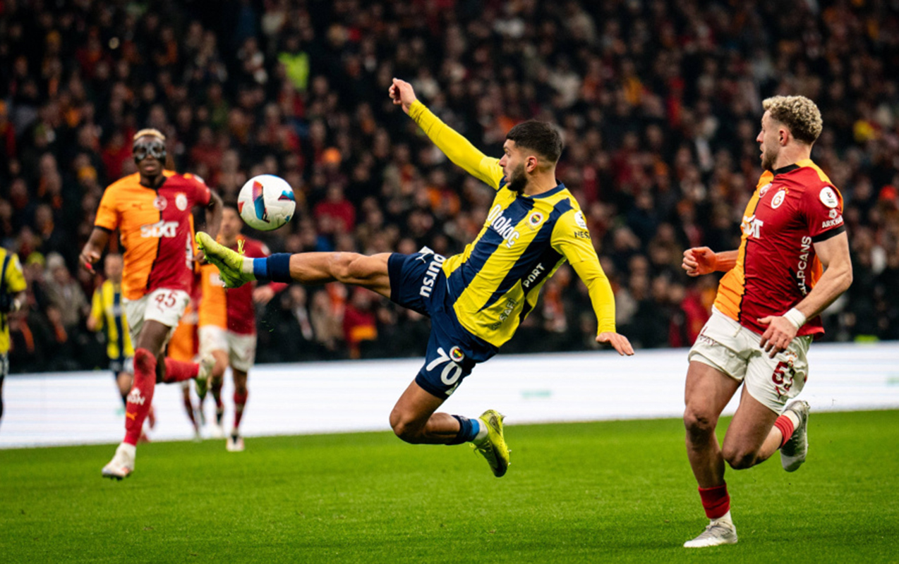 qalatasaray-fenerbaxcaya-qarsi