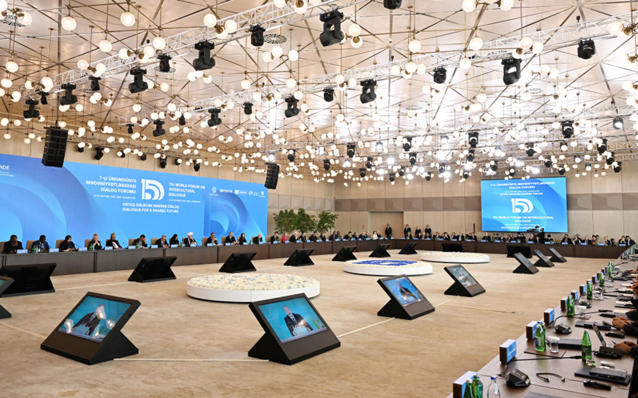prezidentin-sosial-sebeke-hesablarinda-forumun-acilisina-dair-video-paylasilib