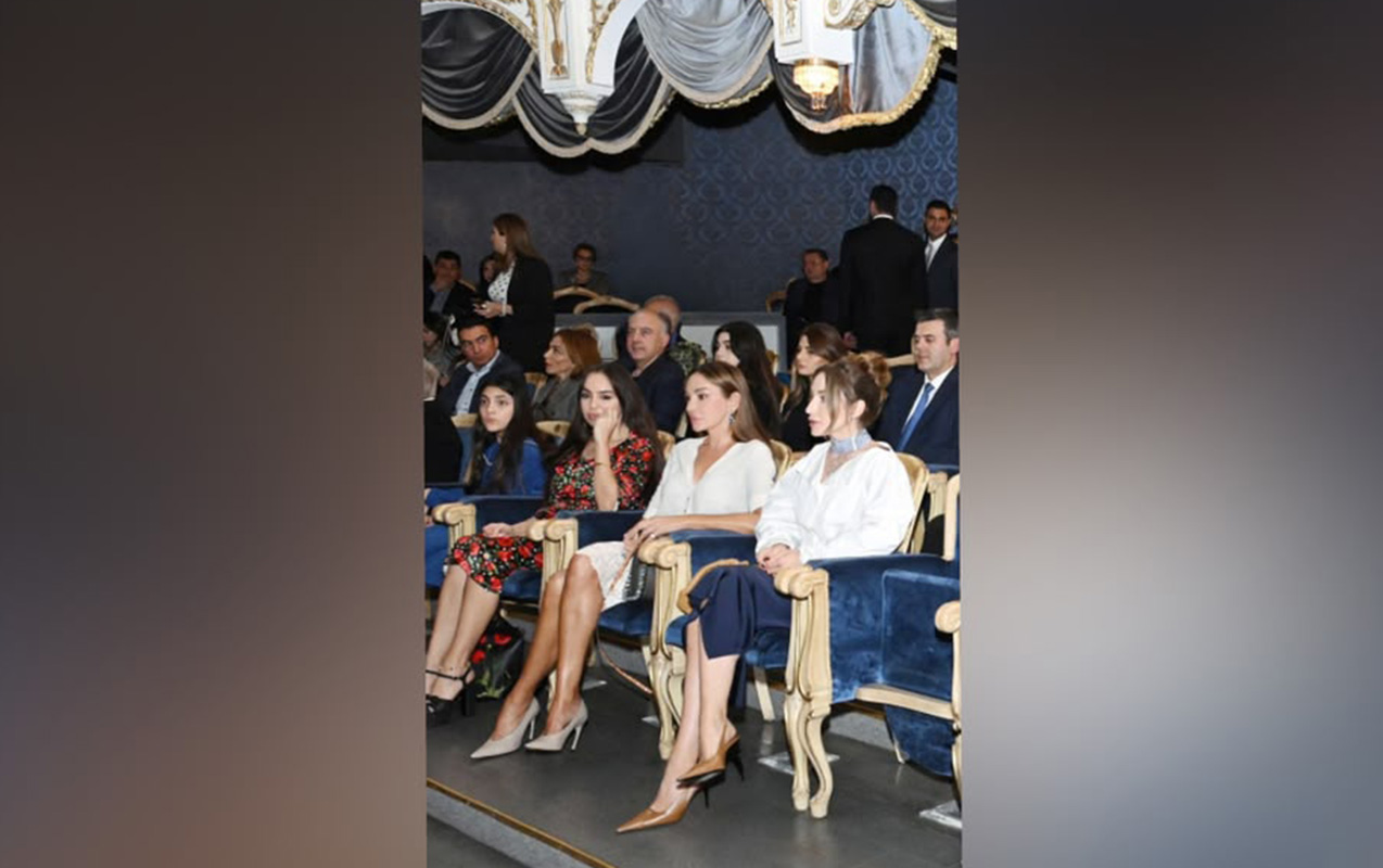mehriban-eliyeva-qizi-ve-gelini-ile-tamasada