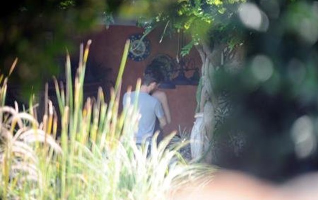 adriana-turk-sevgilisiyle-bu-villada-qalir