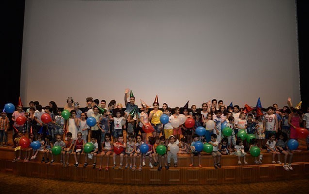 mektebliler-filme-baxdi