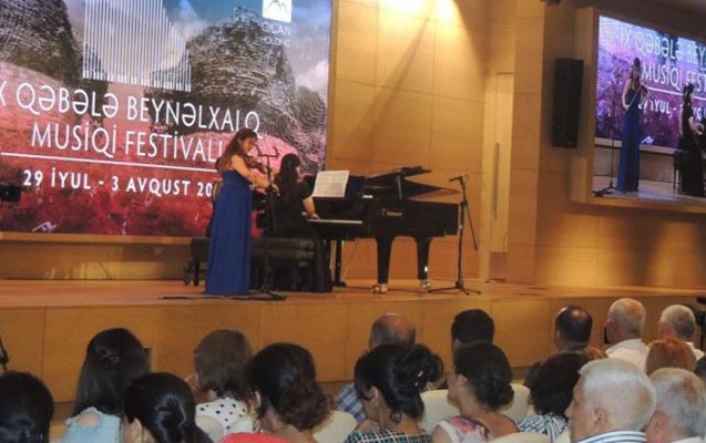 qebelede-ix-beynelxalq-musiqi-festivali-basladi